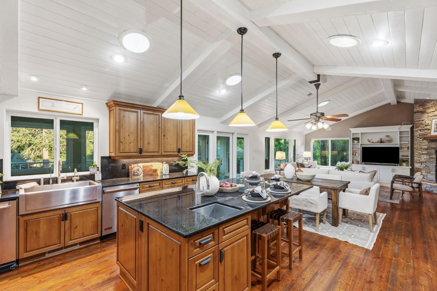 45012 Mockingbird Lane