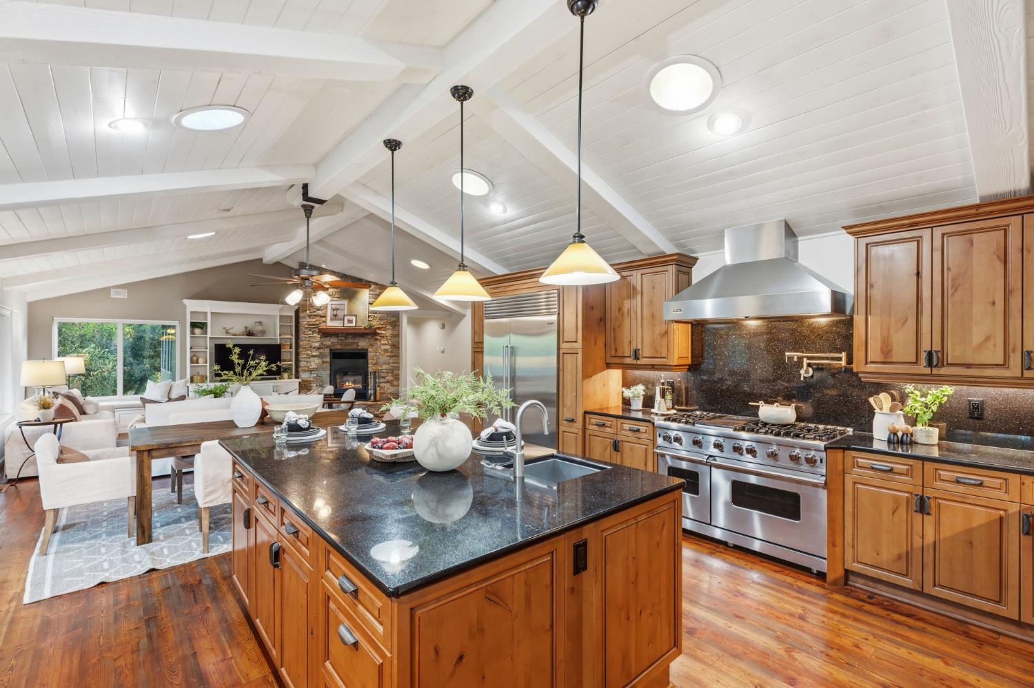 45012 Mockingbird Lane