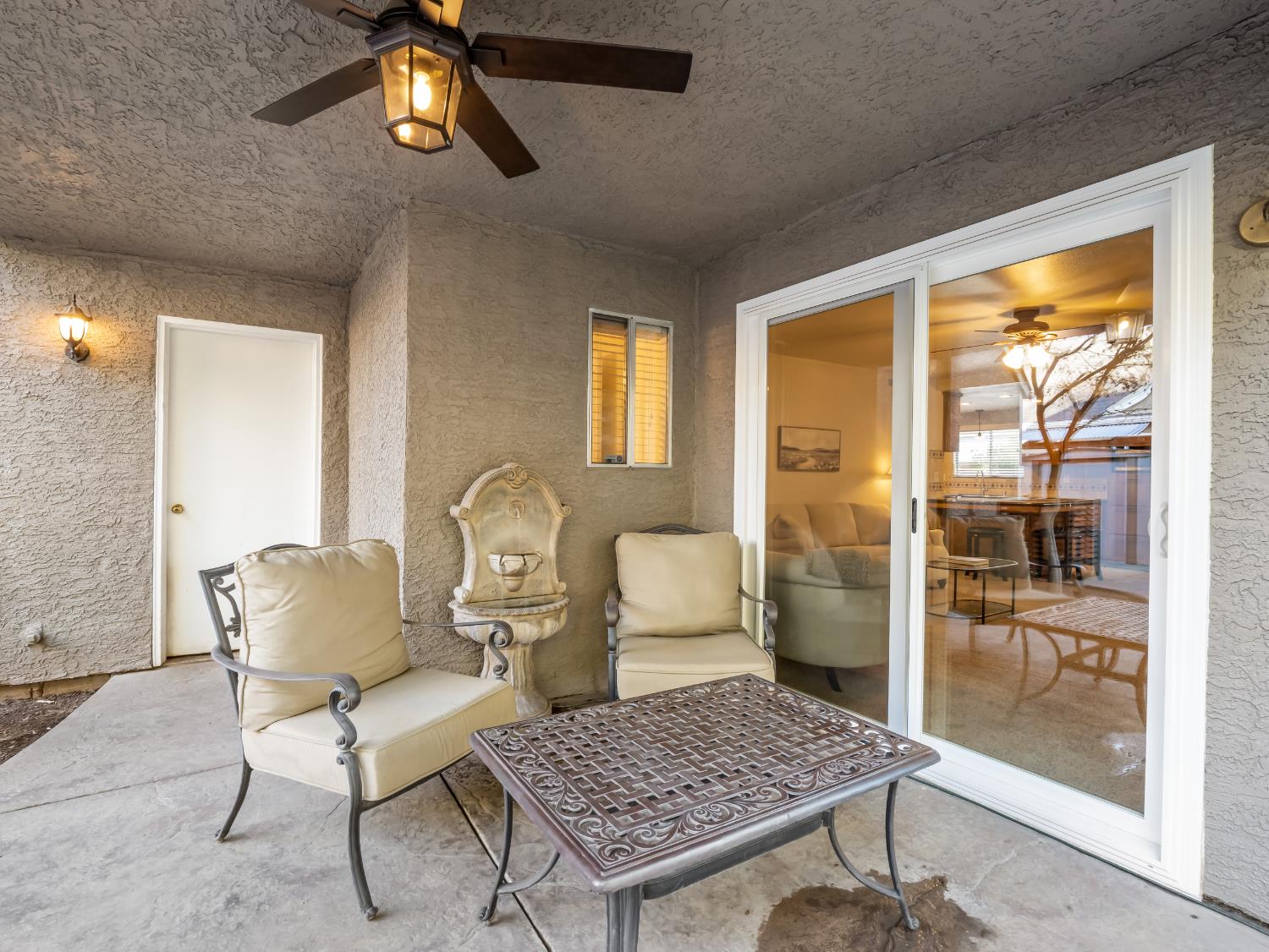 621 W El Paso Ave