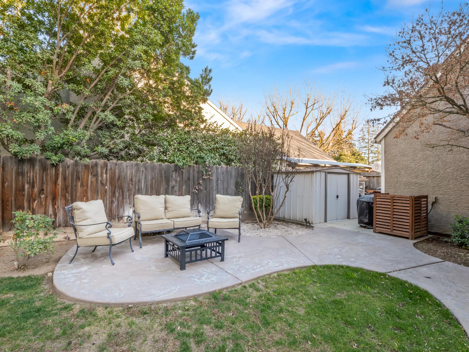 621 W El Paso Ave