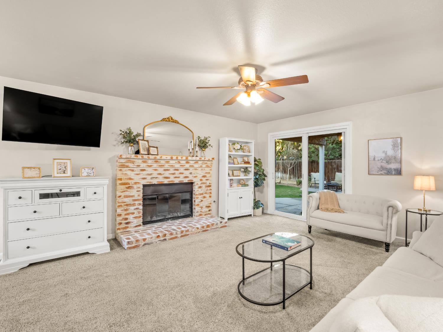 621 W El Paso Ave