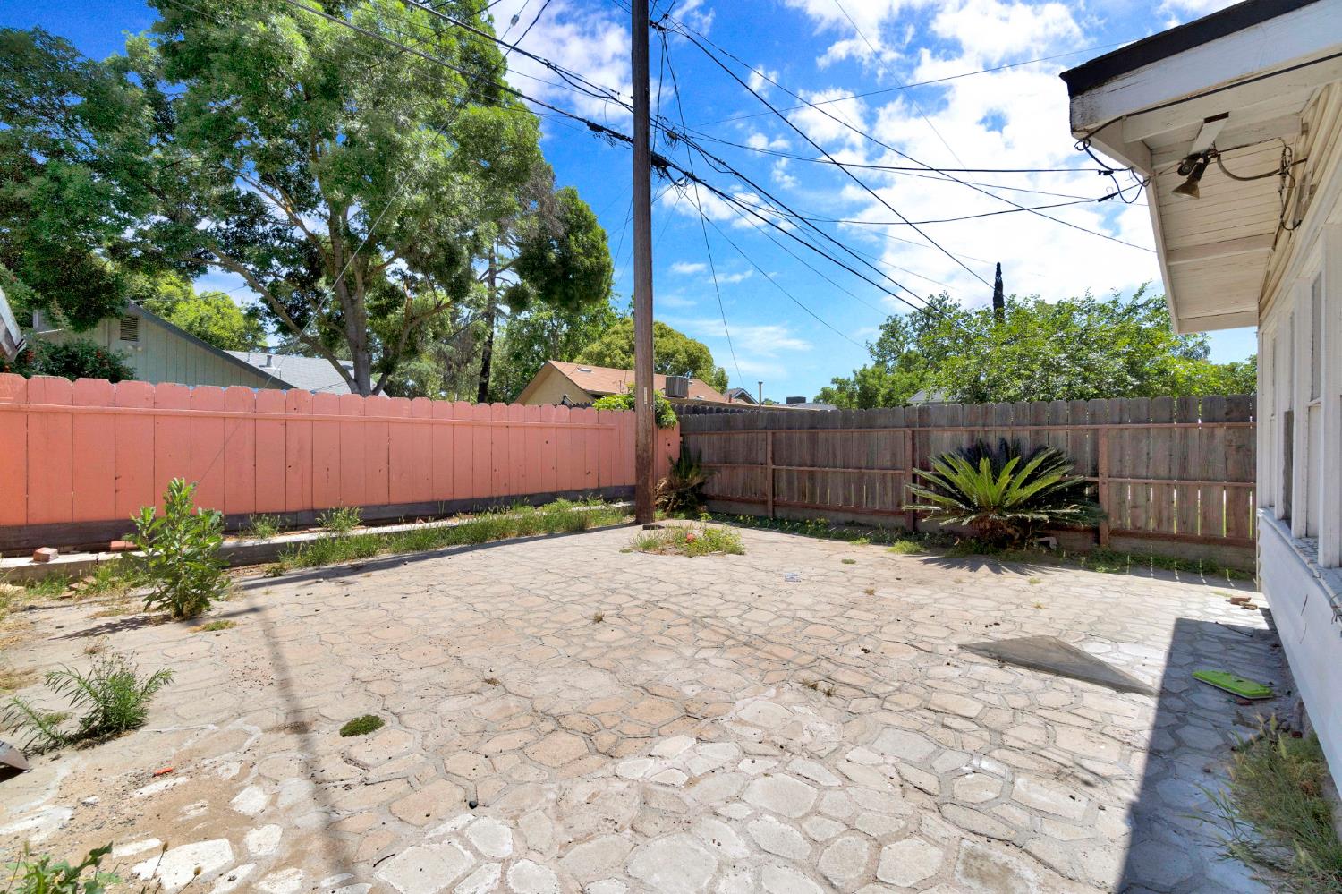 1538 N Wilson Avenue