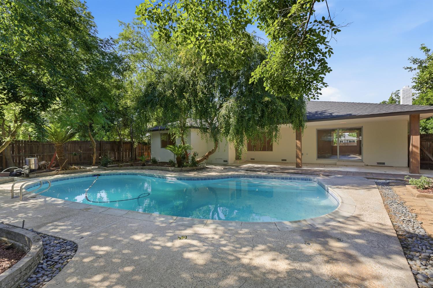 1295 E Almendra Drive