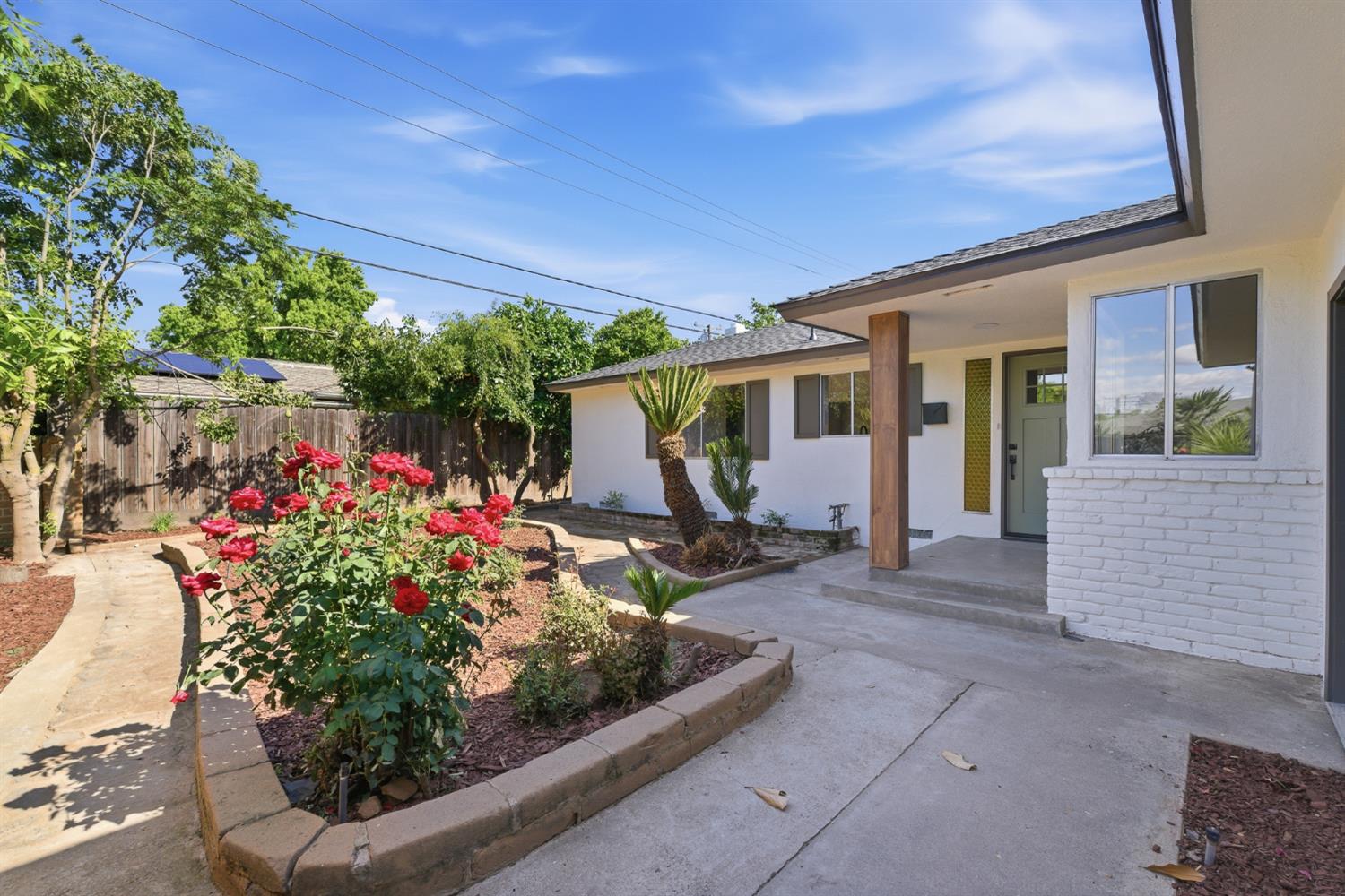 1295 E Almendra Drive