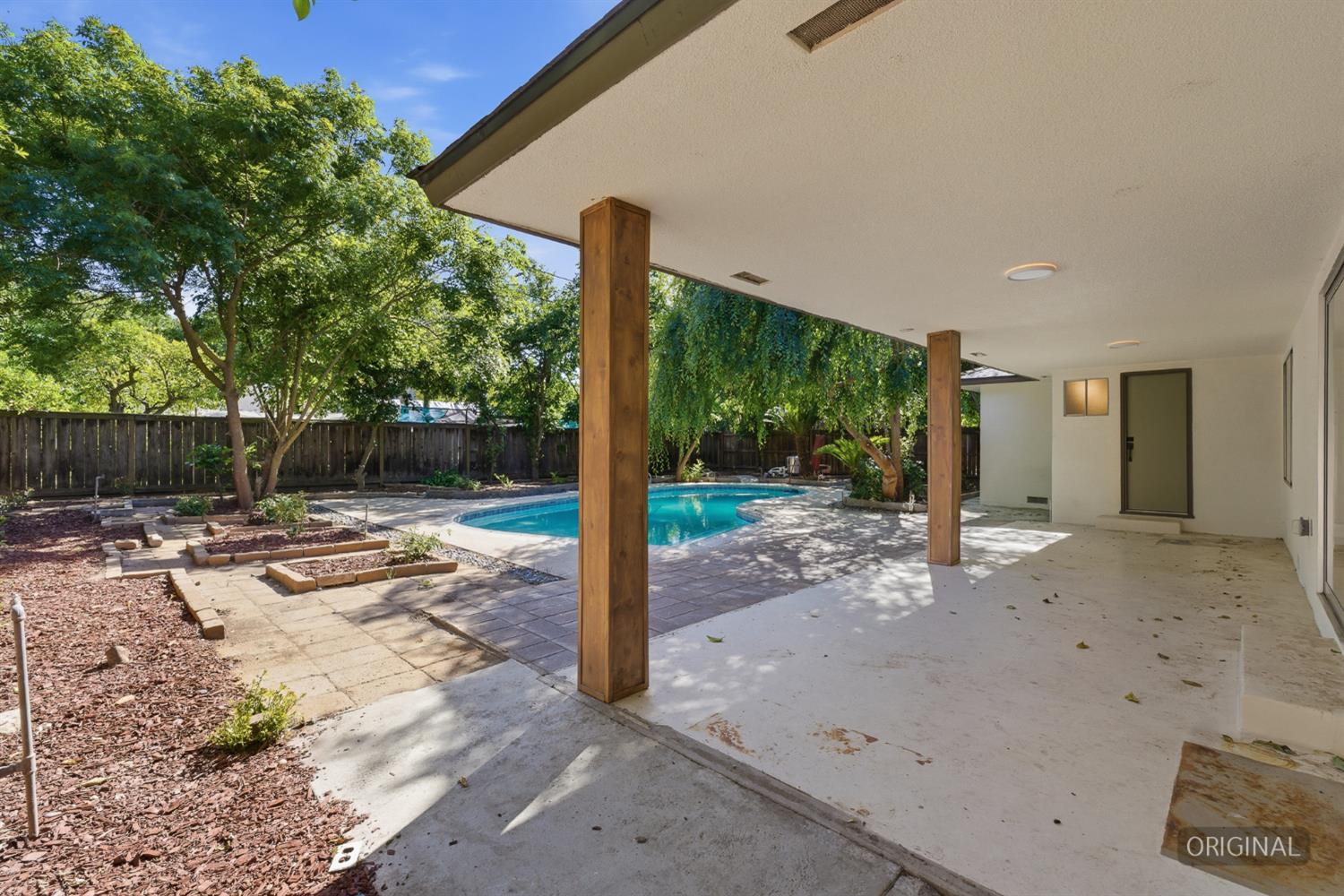 1295 E Almendra Drive