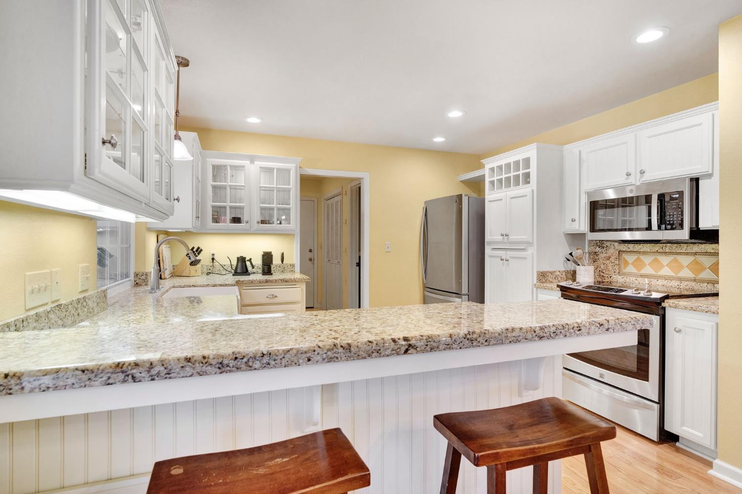569 W Sample Avenue