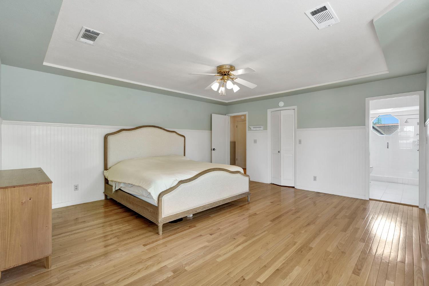 569 W Sample Avenue