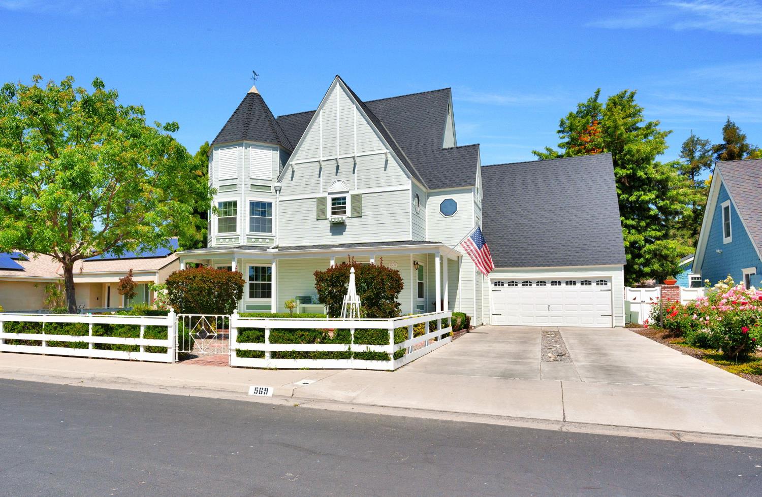 569 W Sample Avenue