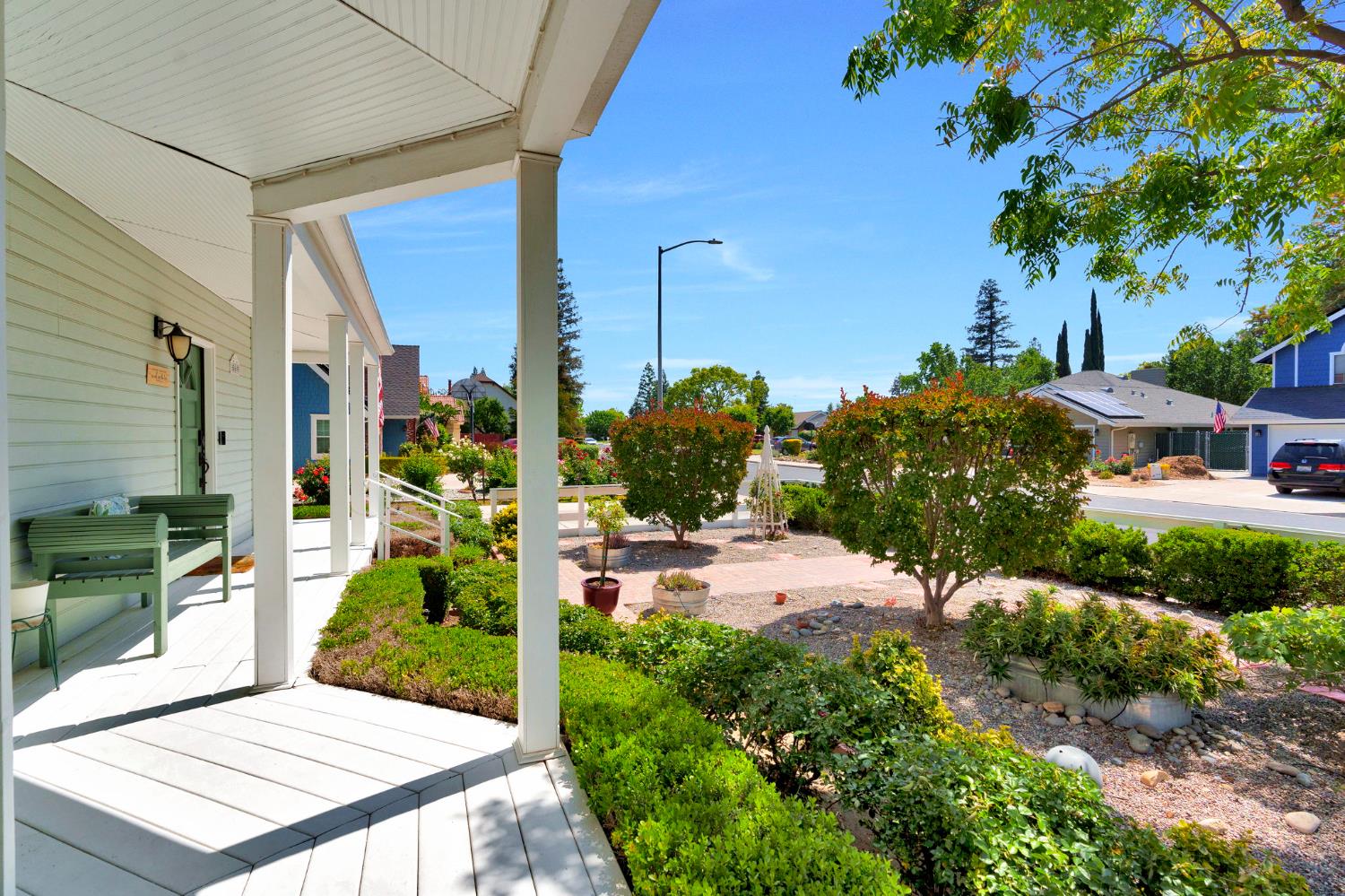 569 W Sample Avenue