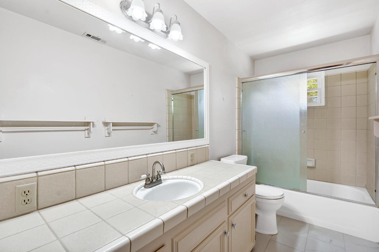 569 W Sample Avenue