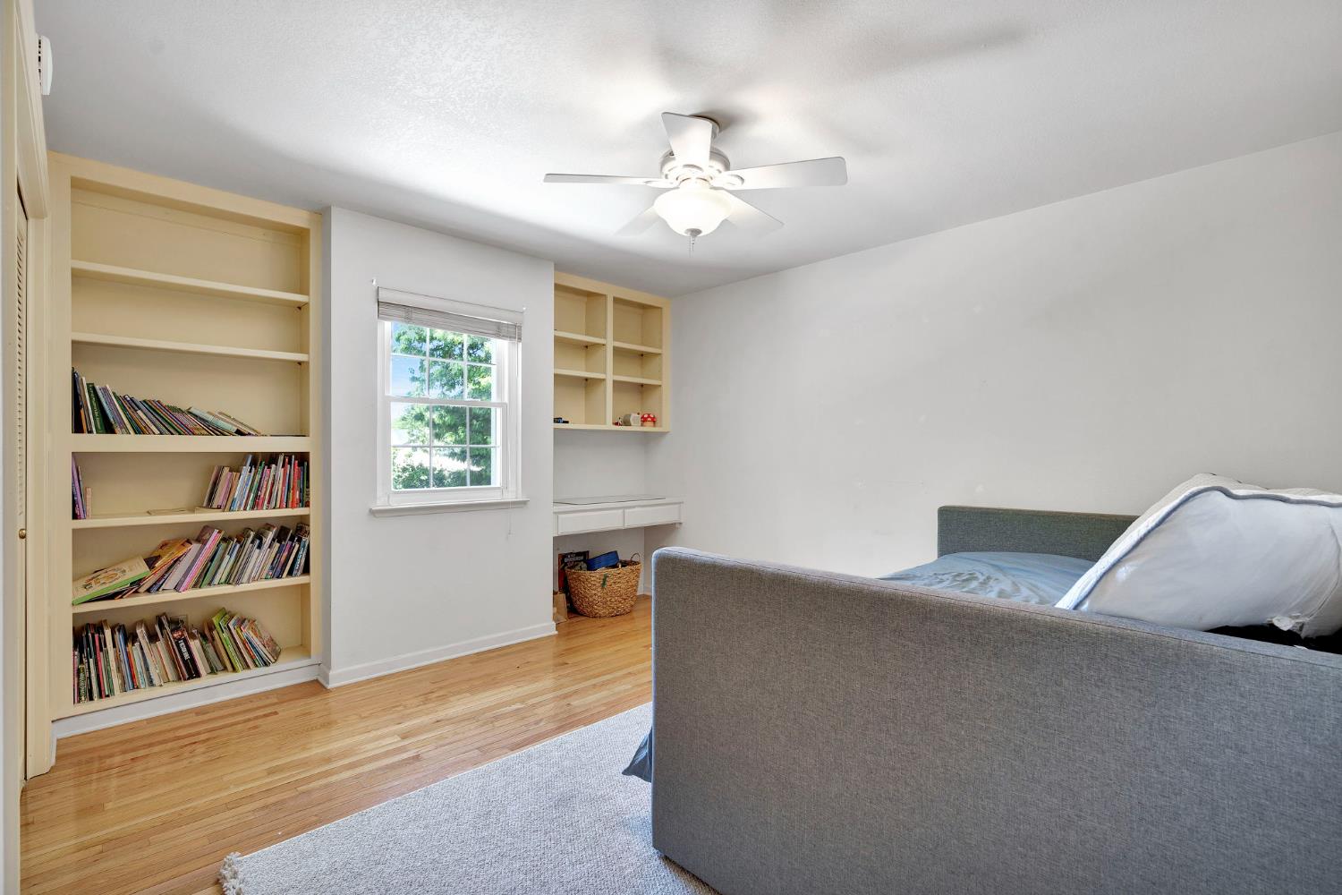 569 W Sample Avenue