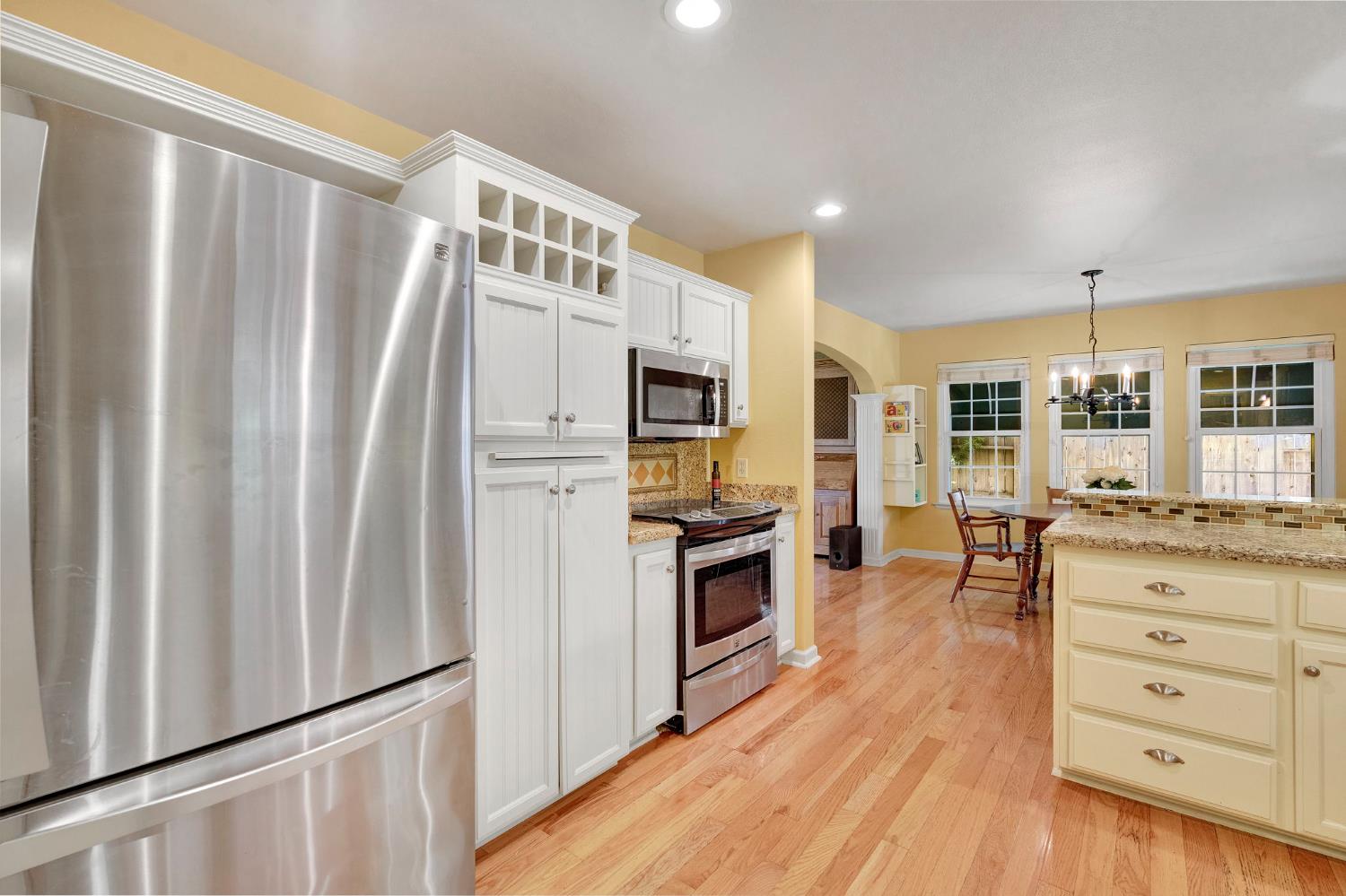 569 W Sample Avenue