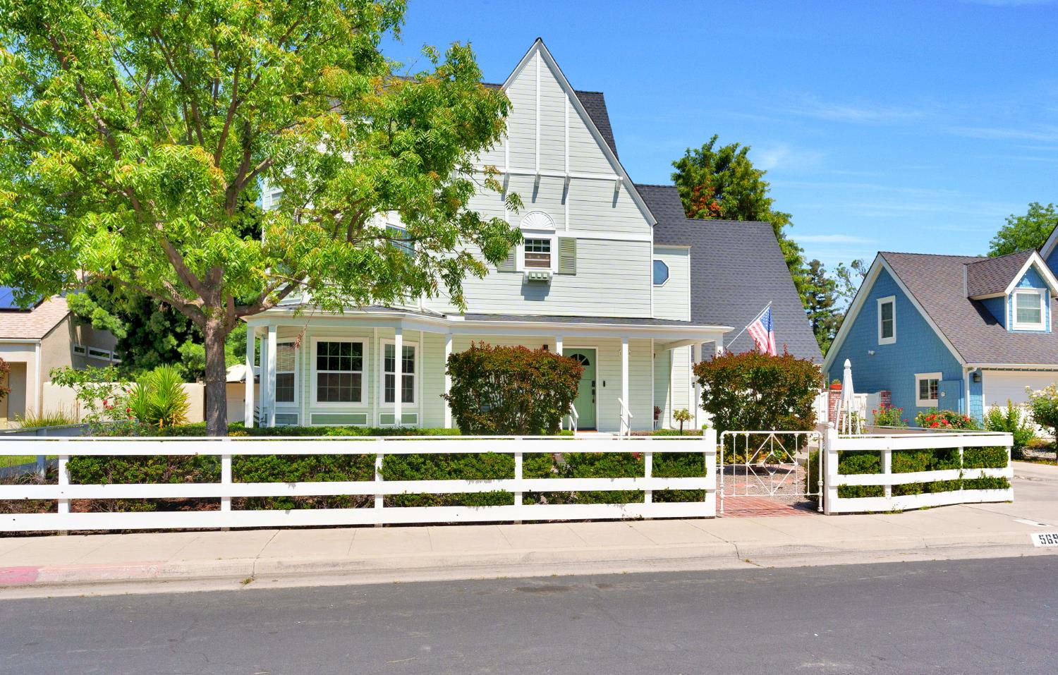 569 W Sample Avenue