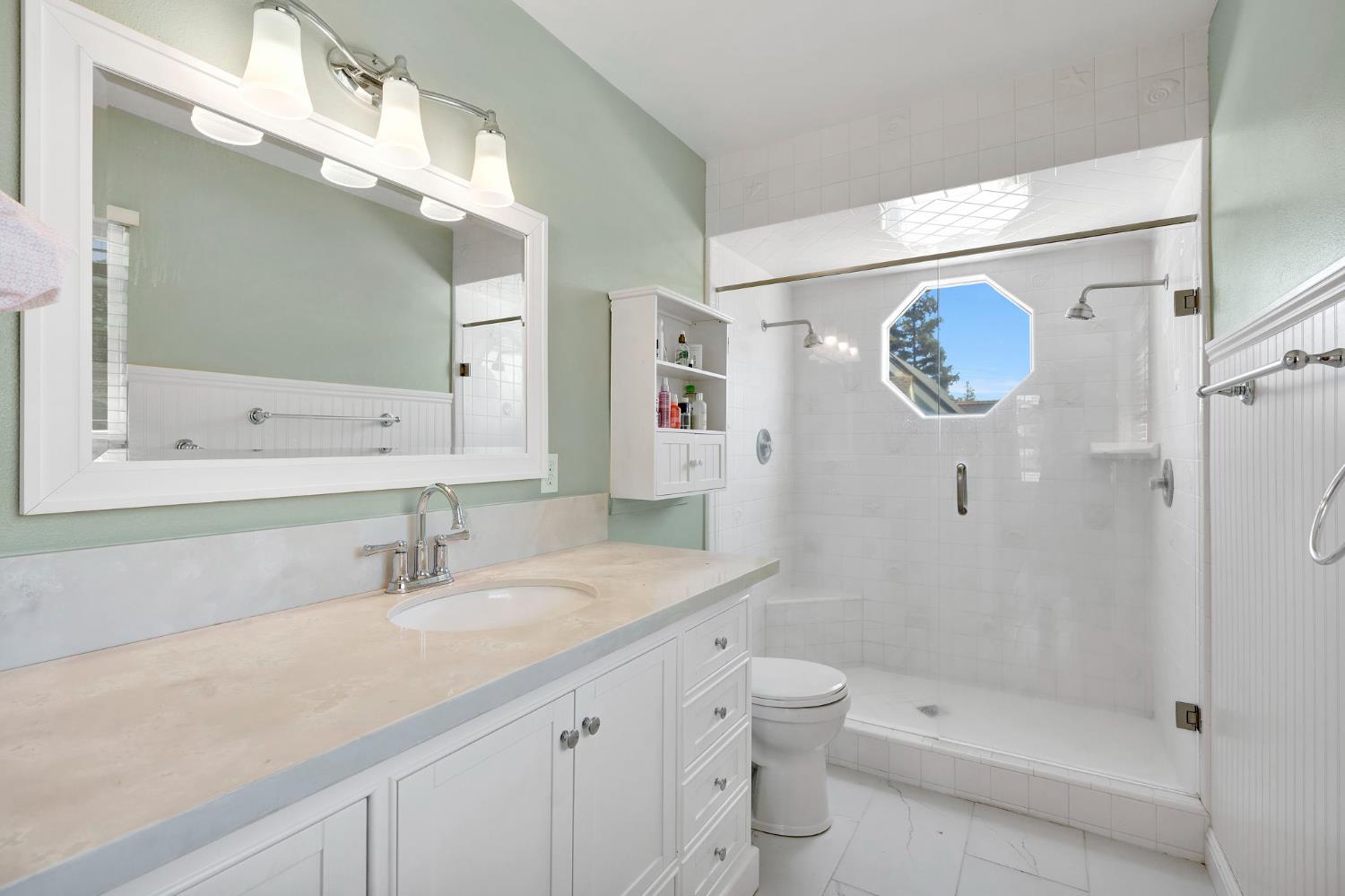569 W Sample Avenue