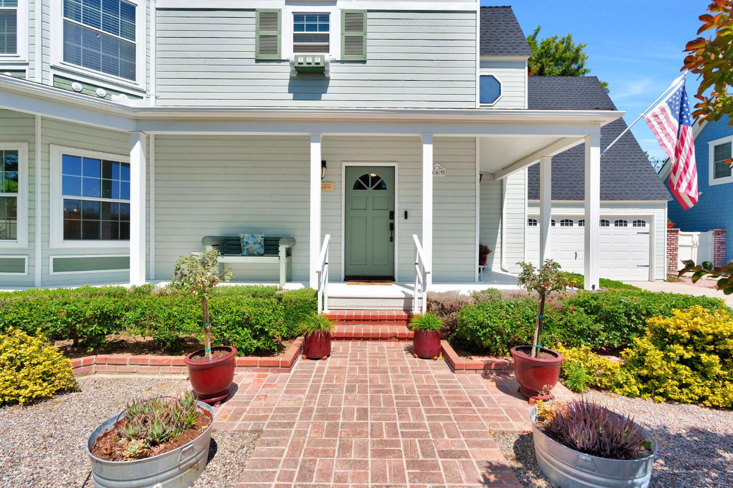 569 W Sample Avenue