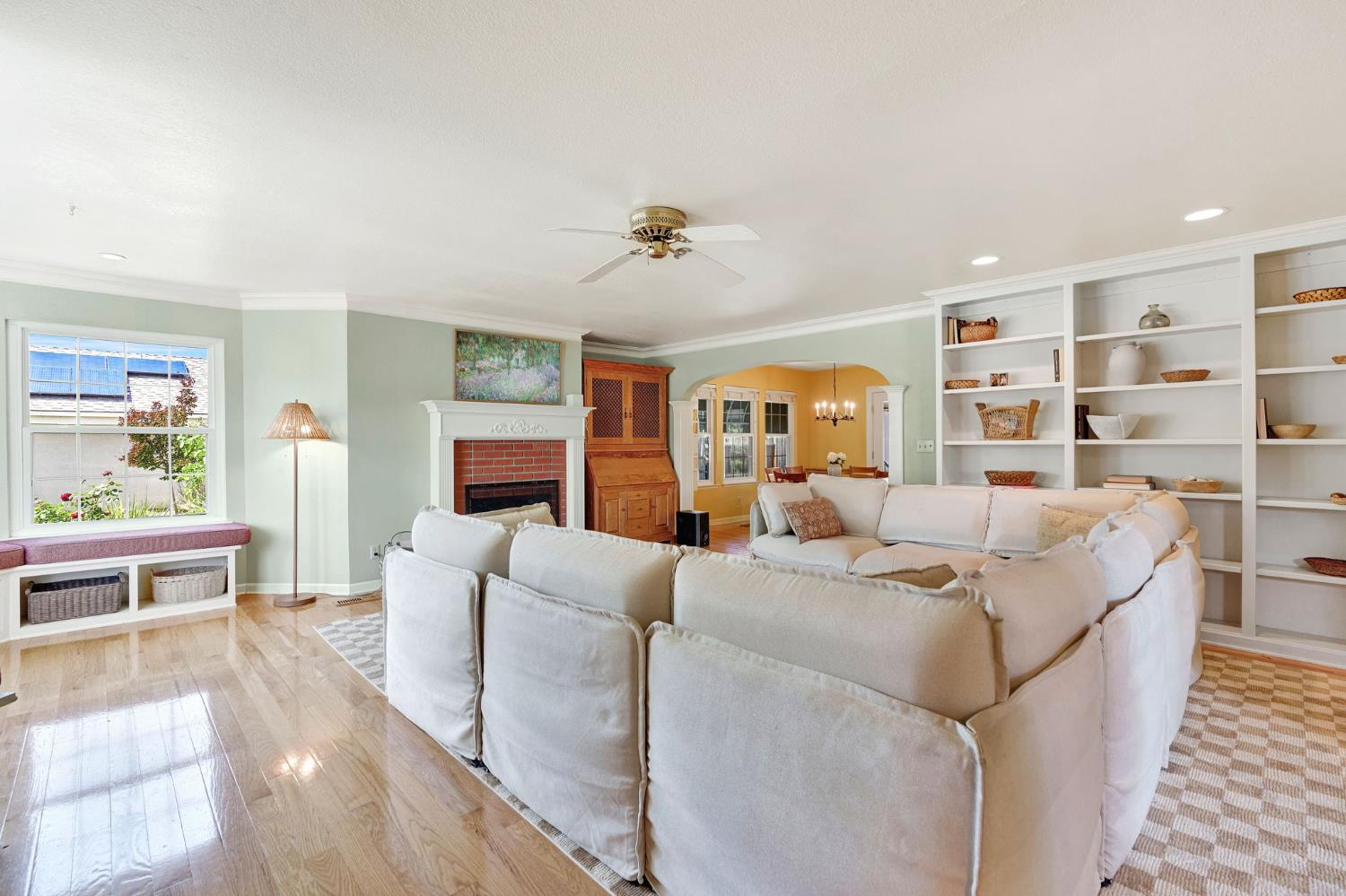 569 W Sample Avenue