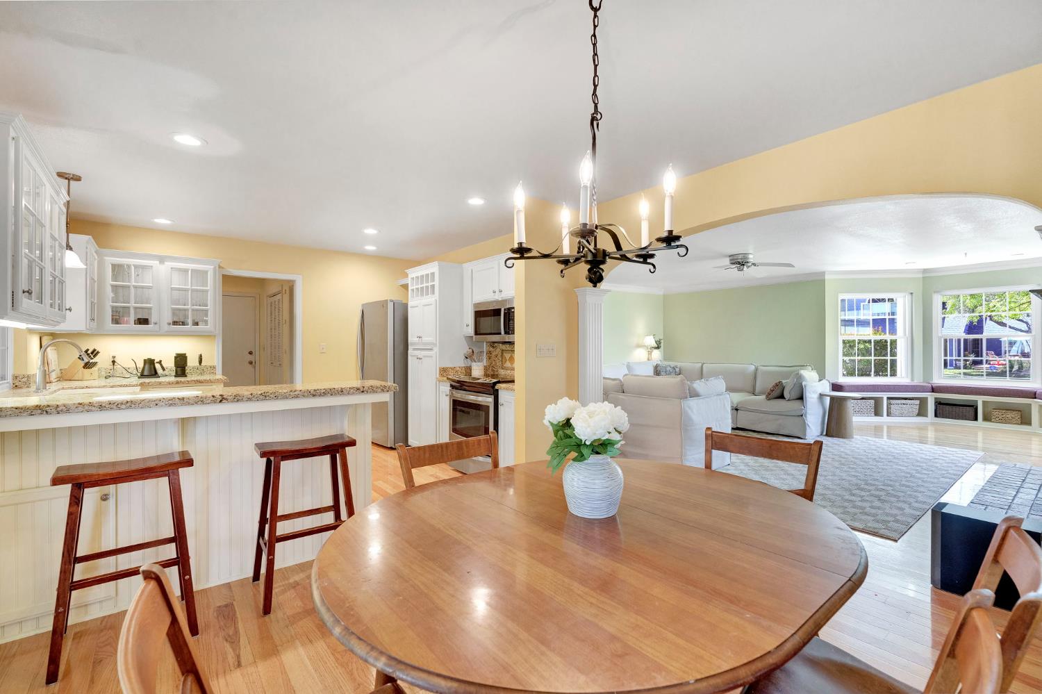 569 W Sample Avenue