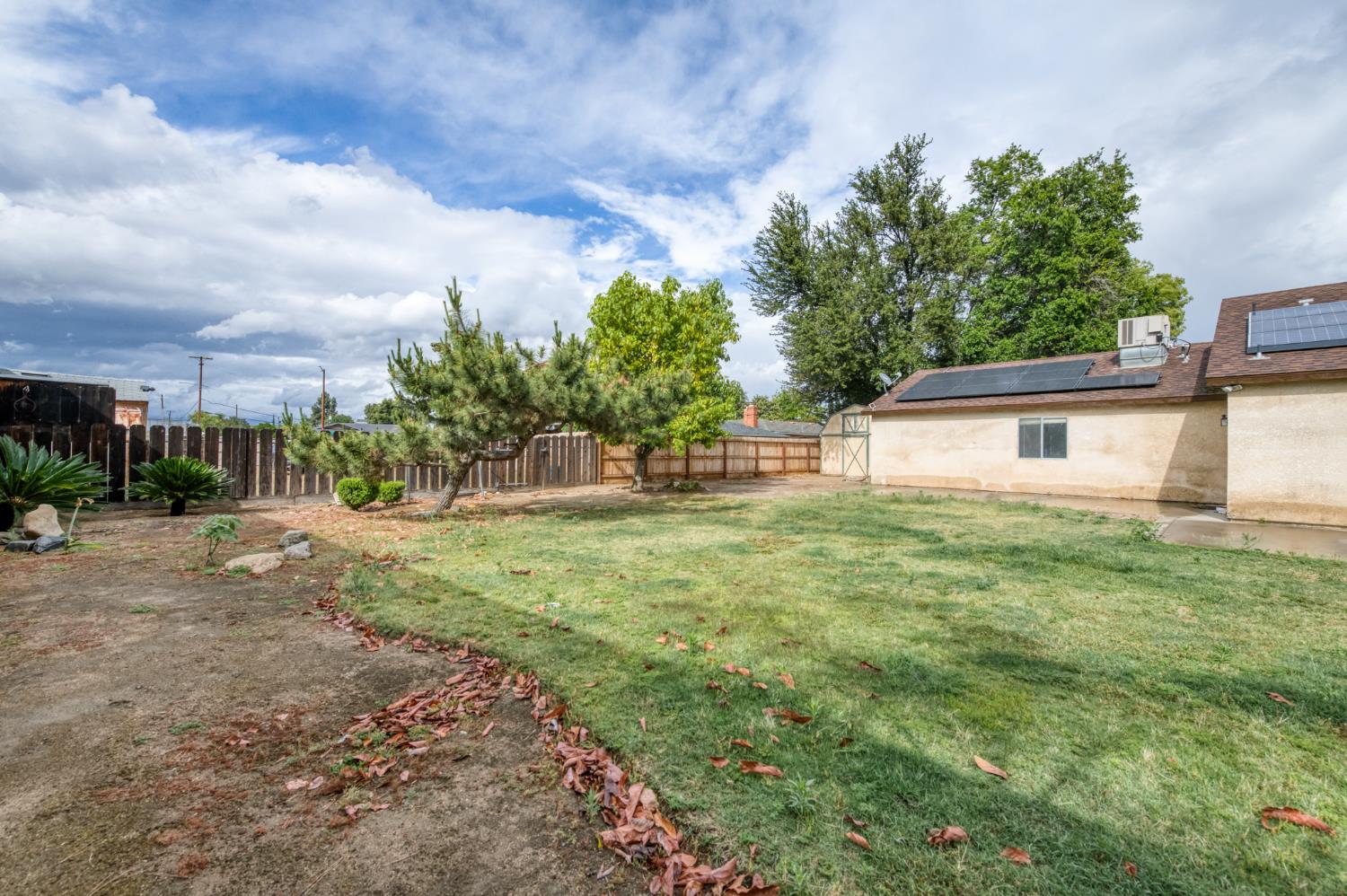 4527 E Cortland Avenue