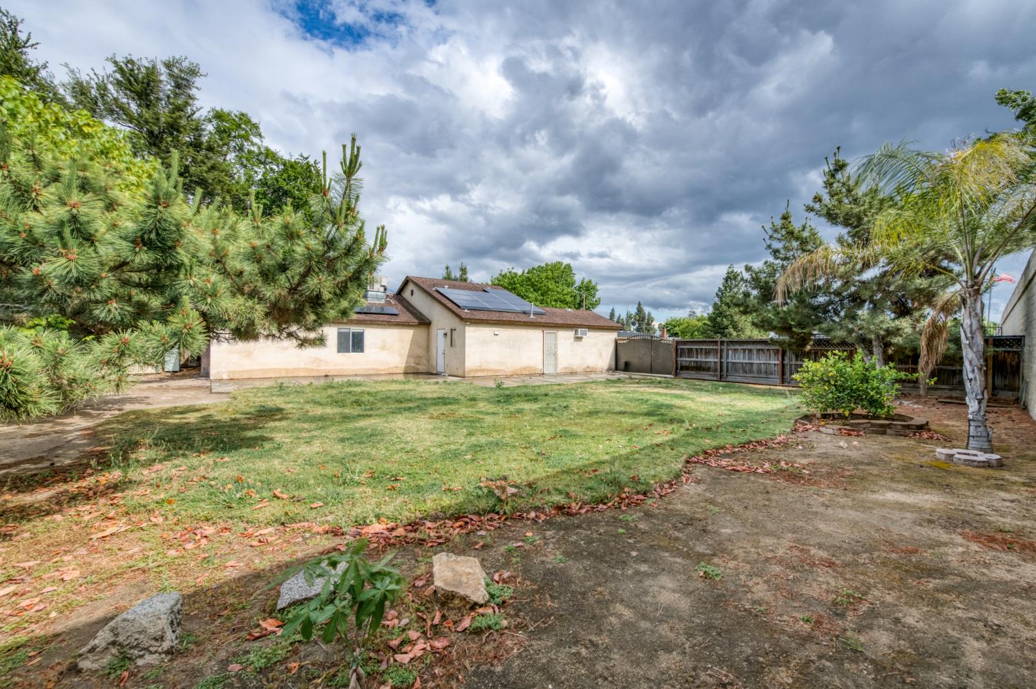 4527 E Cortland Avenue