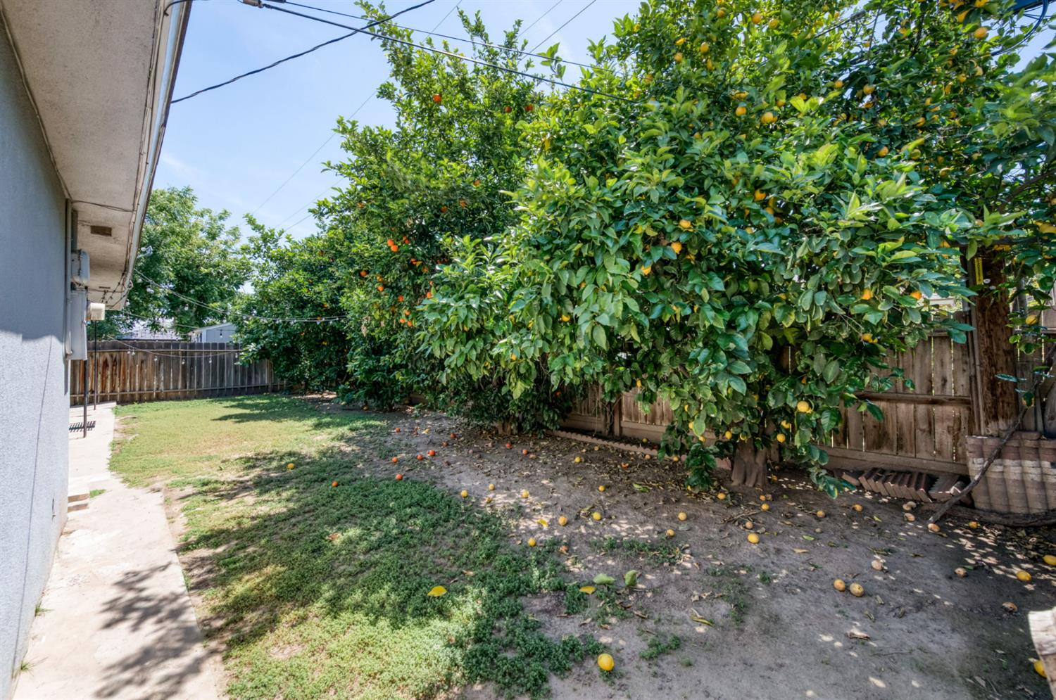 3144 E Santa Ana Avenue