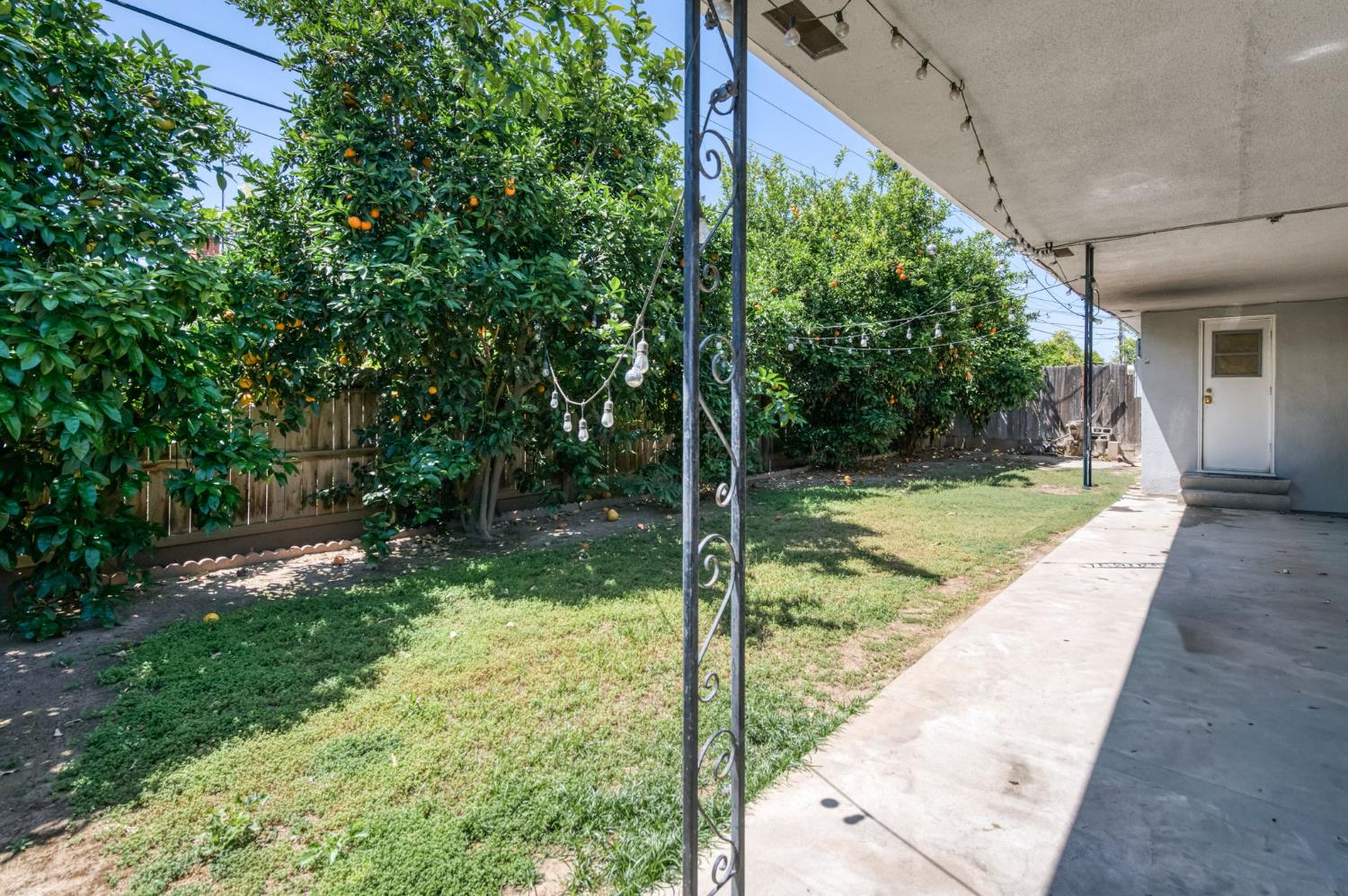3144 E Santa Ana Avenue