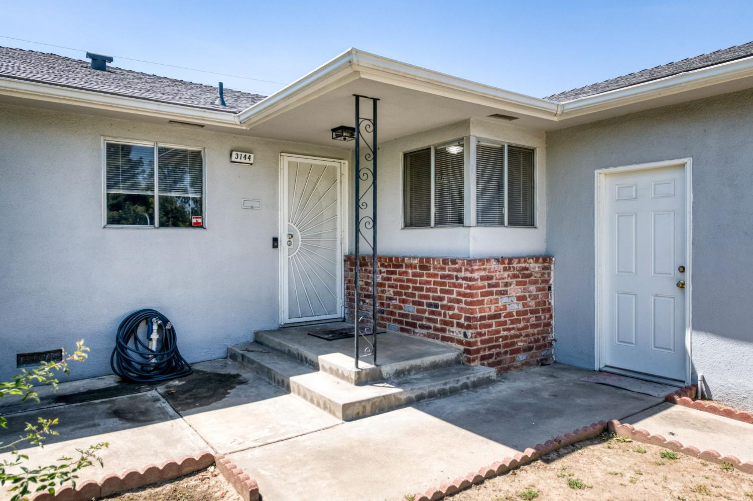 3144 E Santa Ana Avenue