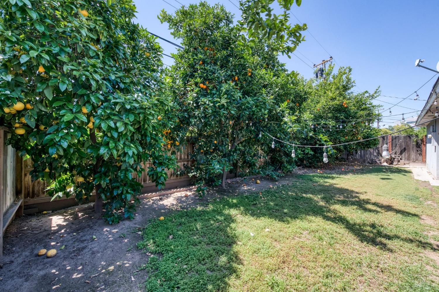 3144 E Santa Ana Avenue