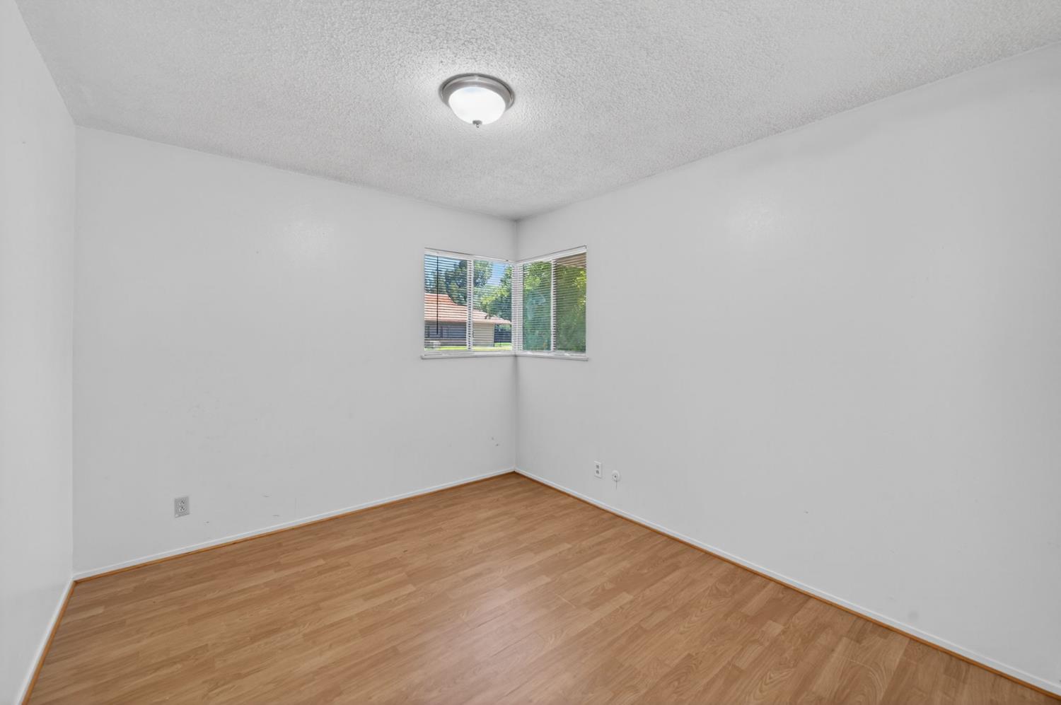 3144 E Santa Ana Avenue