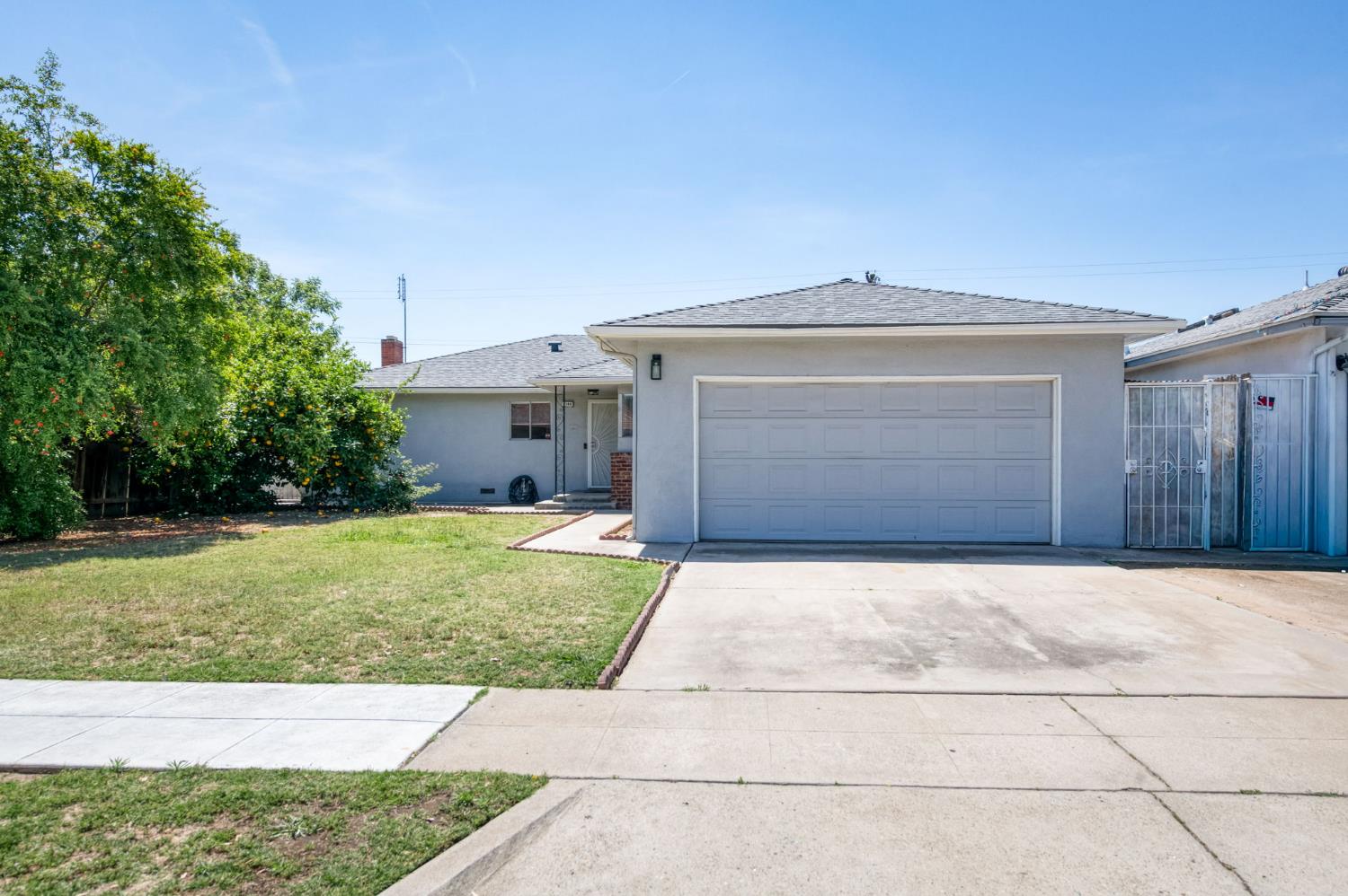 3144 E Santa Ana Avenue