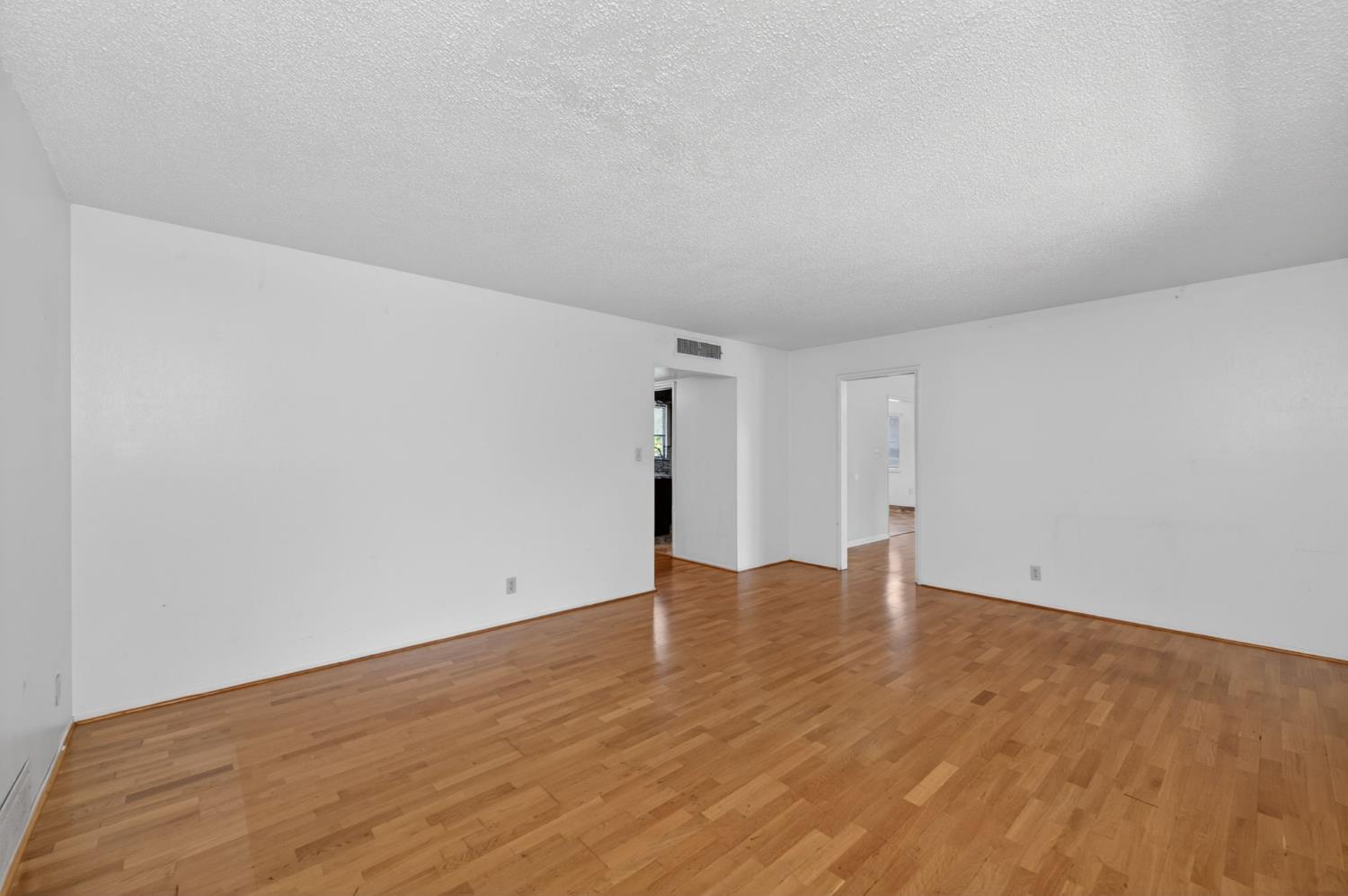 3144 E Santa Ana Avenue