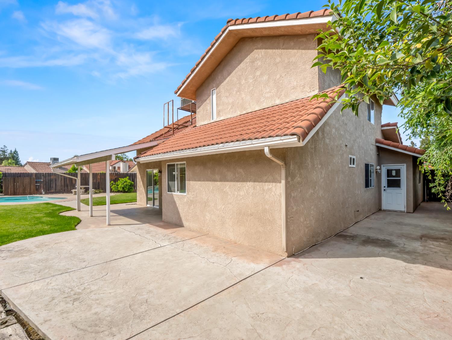 1631 E Deyoung Drive