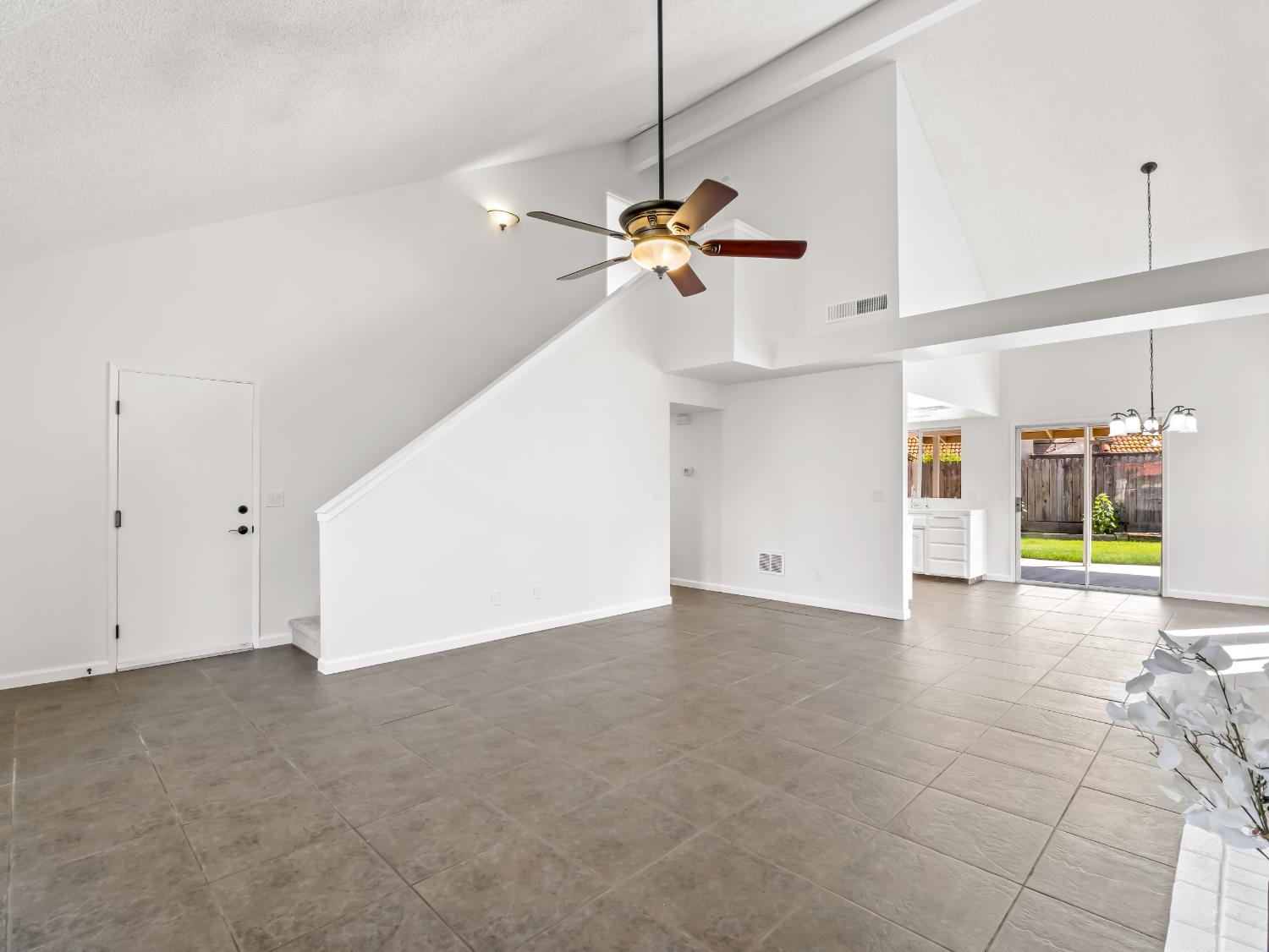 1631 E Deyoung Drive
