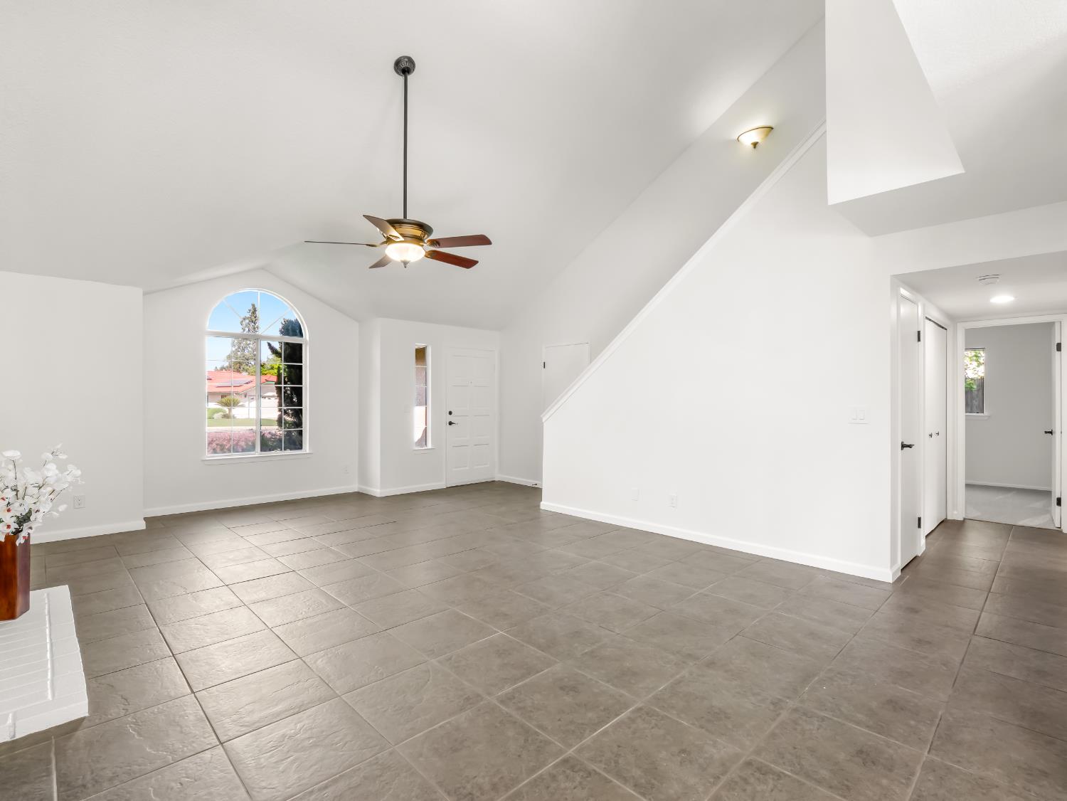 1631 E Deyoung Drive