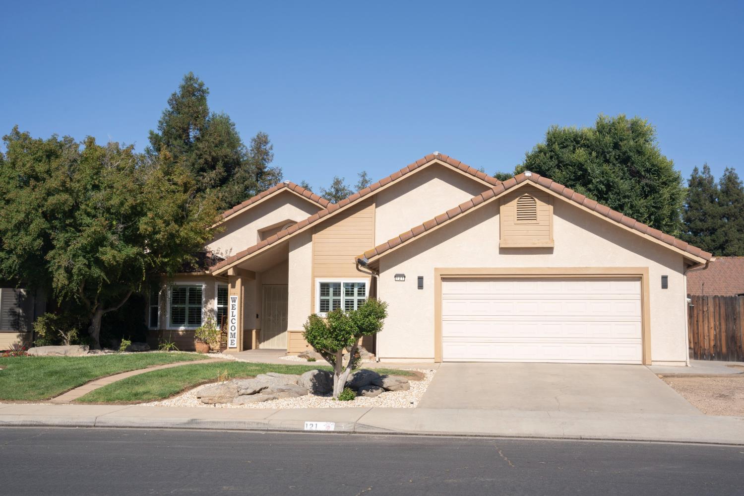 121 Magnolia Avenue