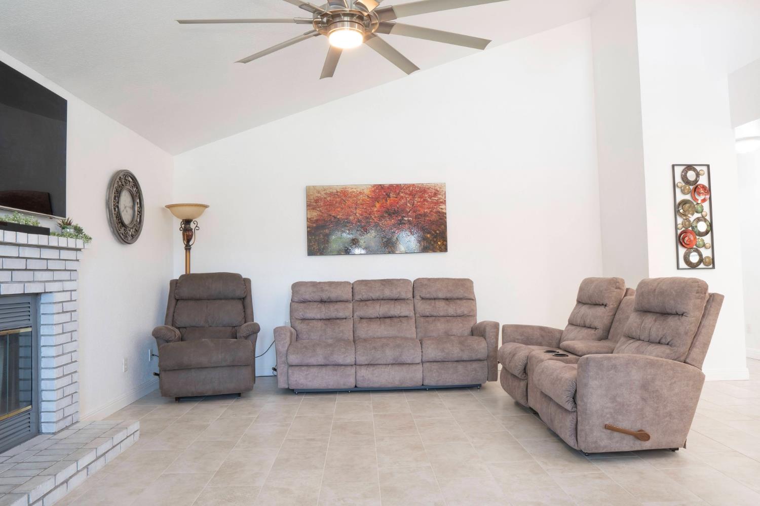 121 Magnolia Avenue