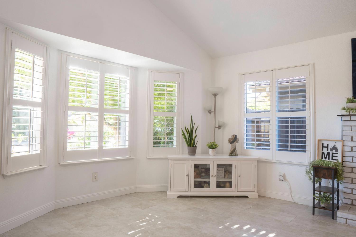 121 Magnolia Avenue