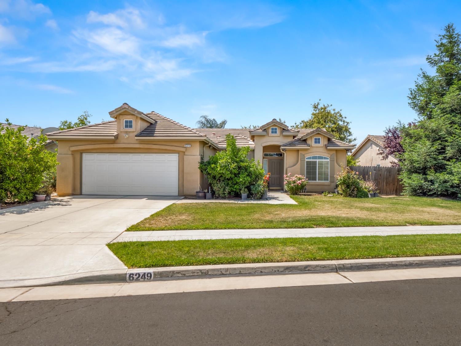 6249 W Dovewood Lane