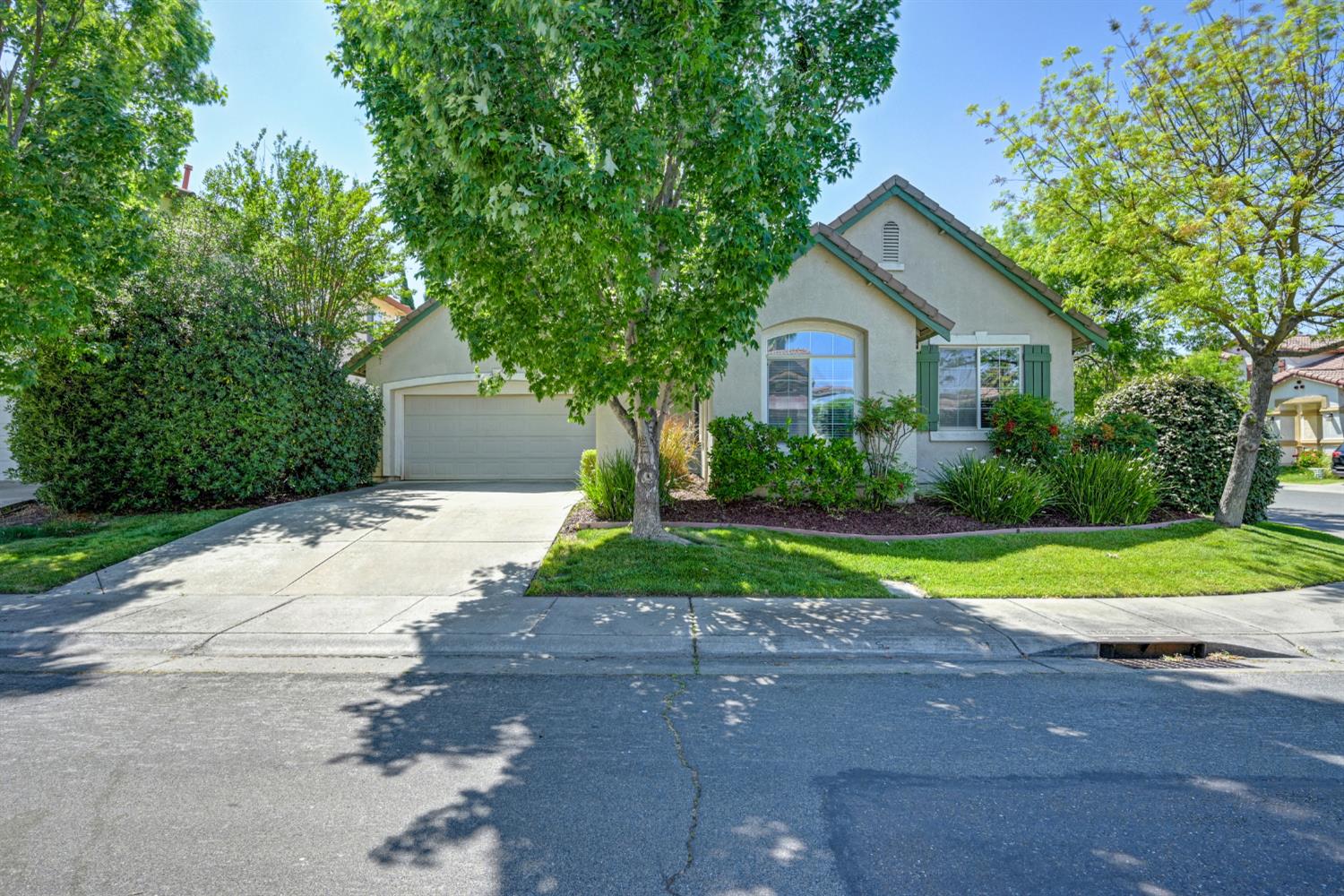 6 Carver Court