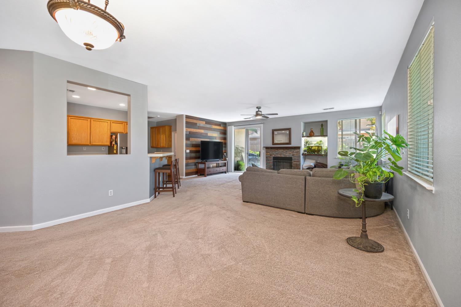 6 Carver Court