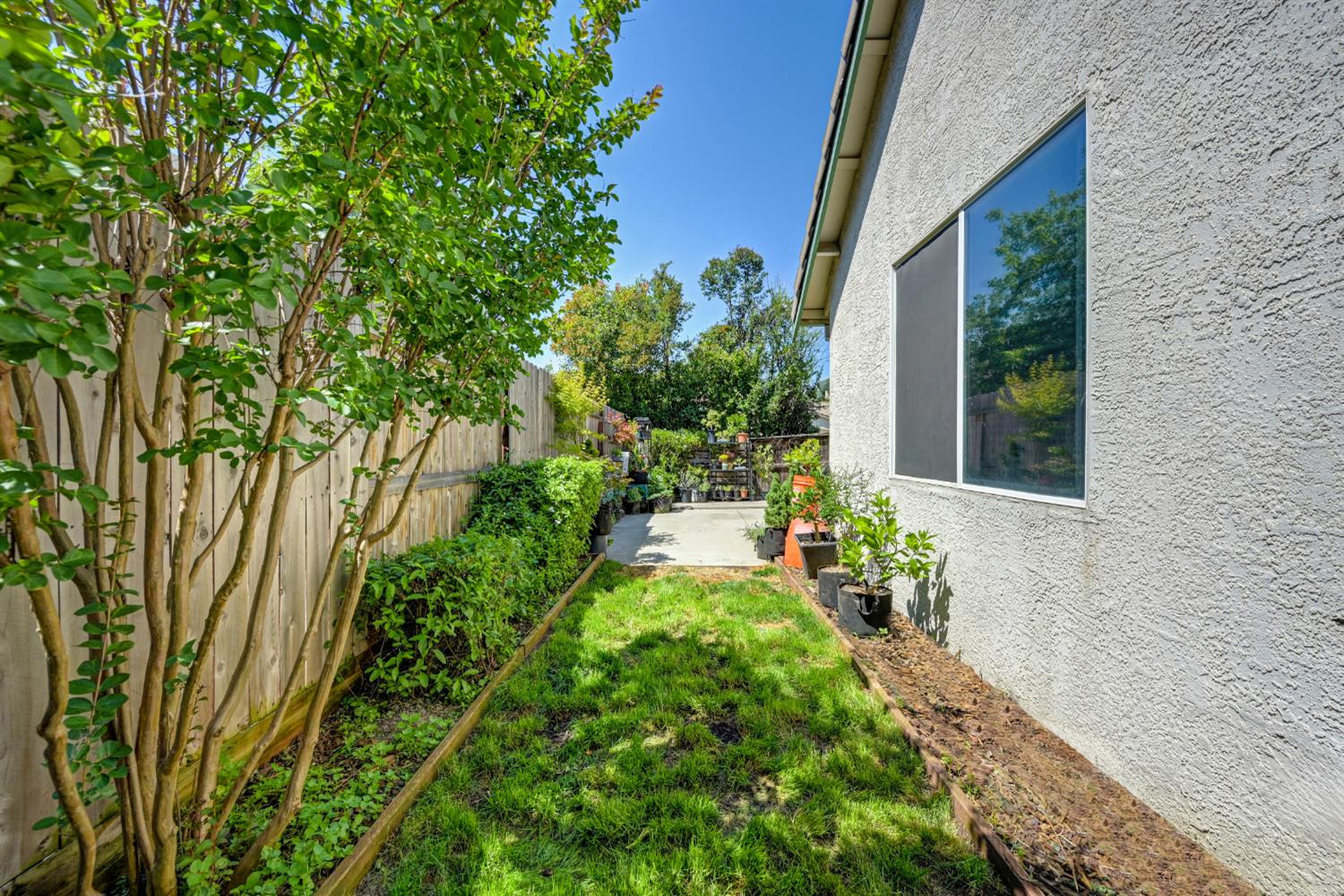 6 Carver Court