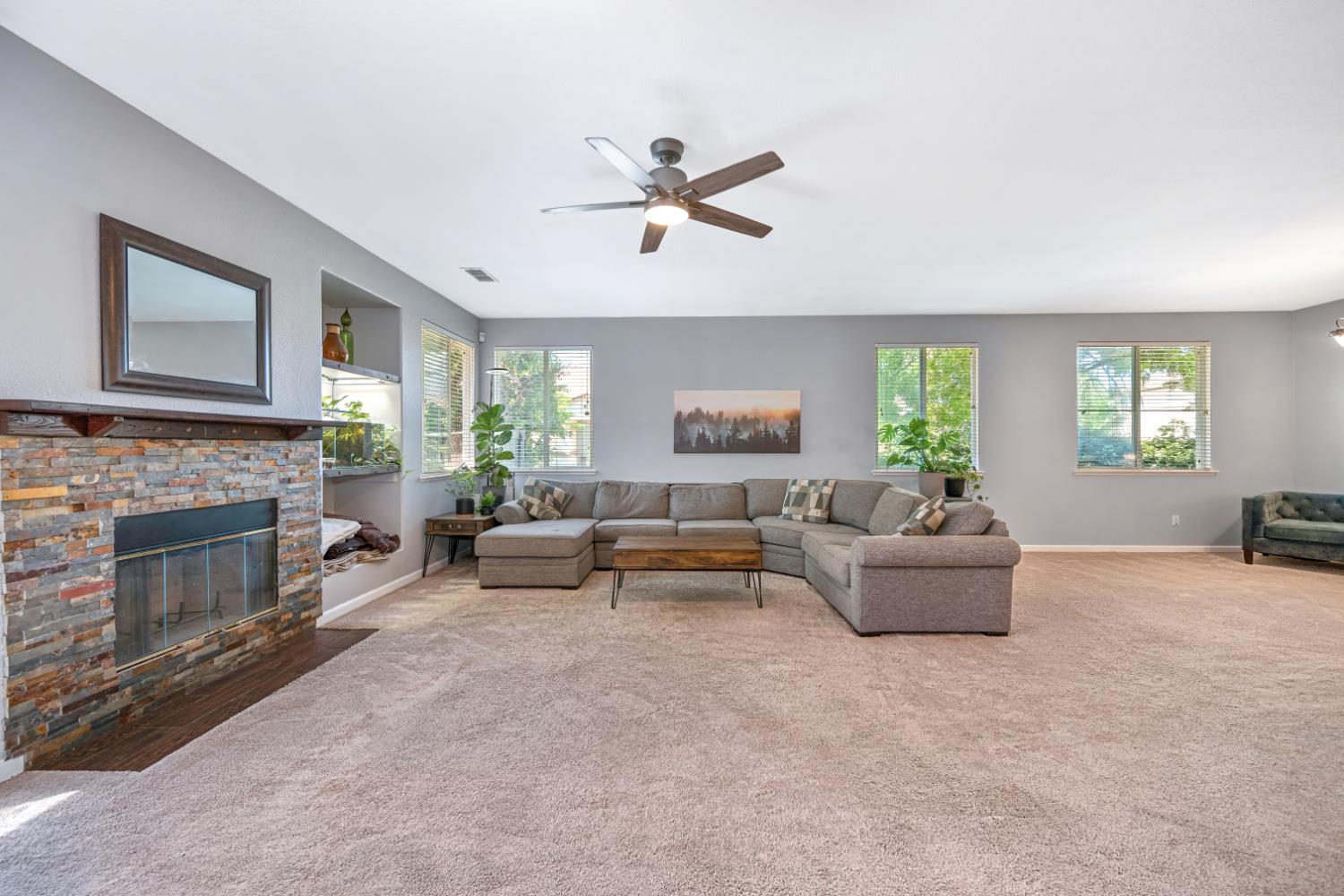 6 Carver Court