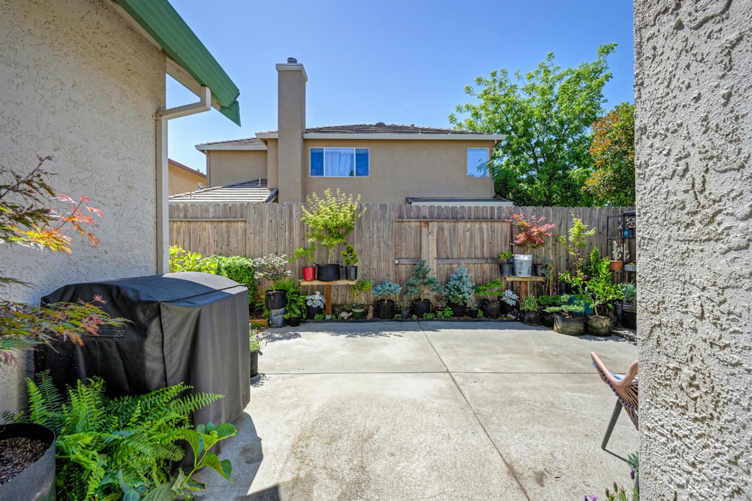 6 Carver Court