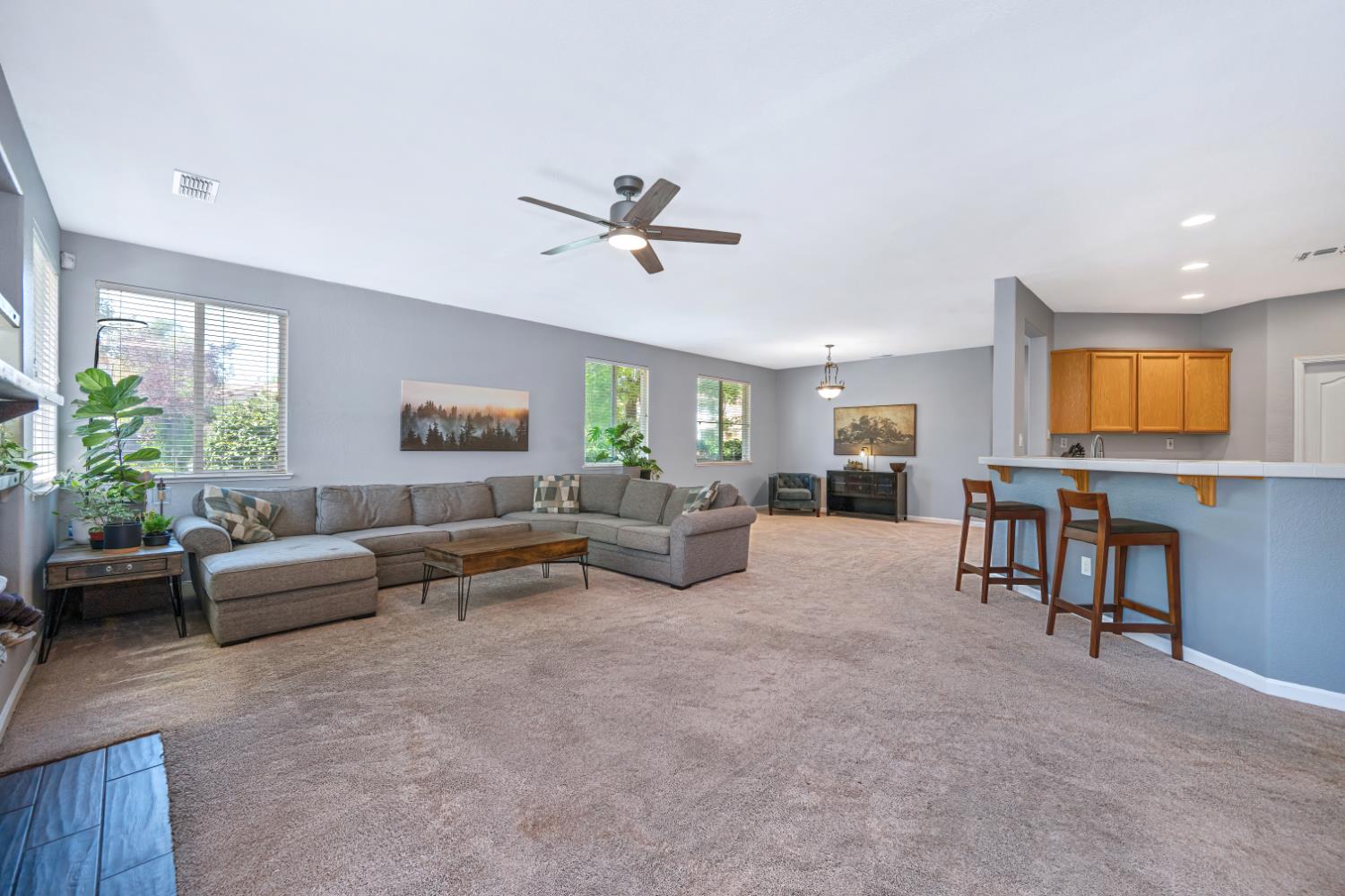 6 Carver Court