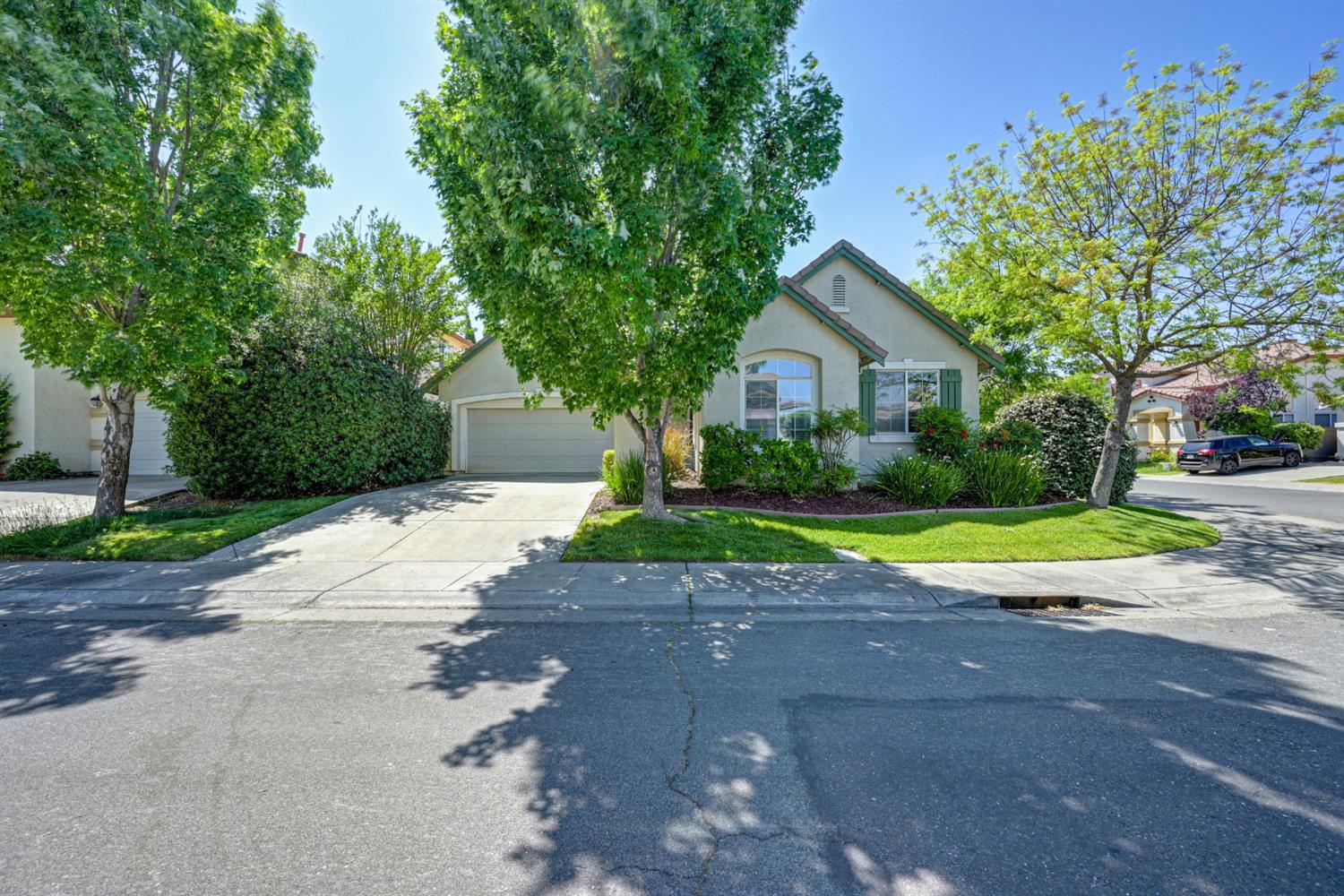 6 Carver Court