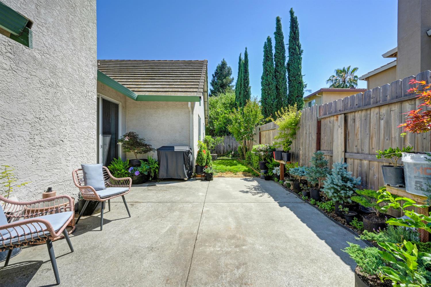 6 Carver Court