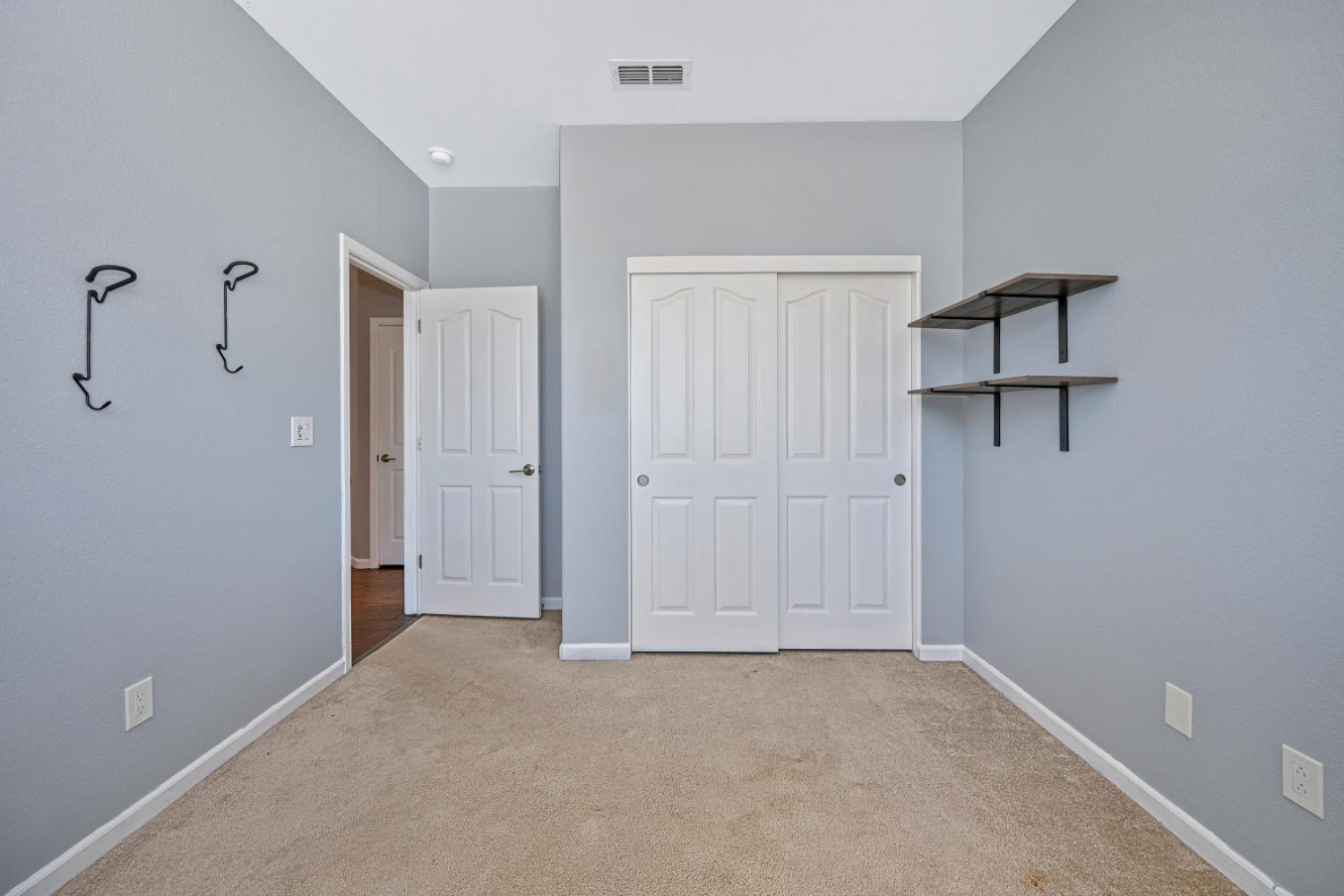6 Carver Court