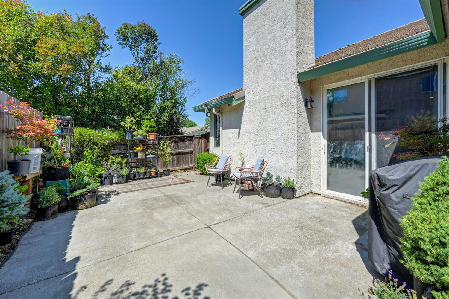 6 Carver Court