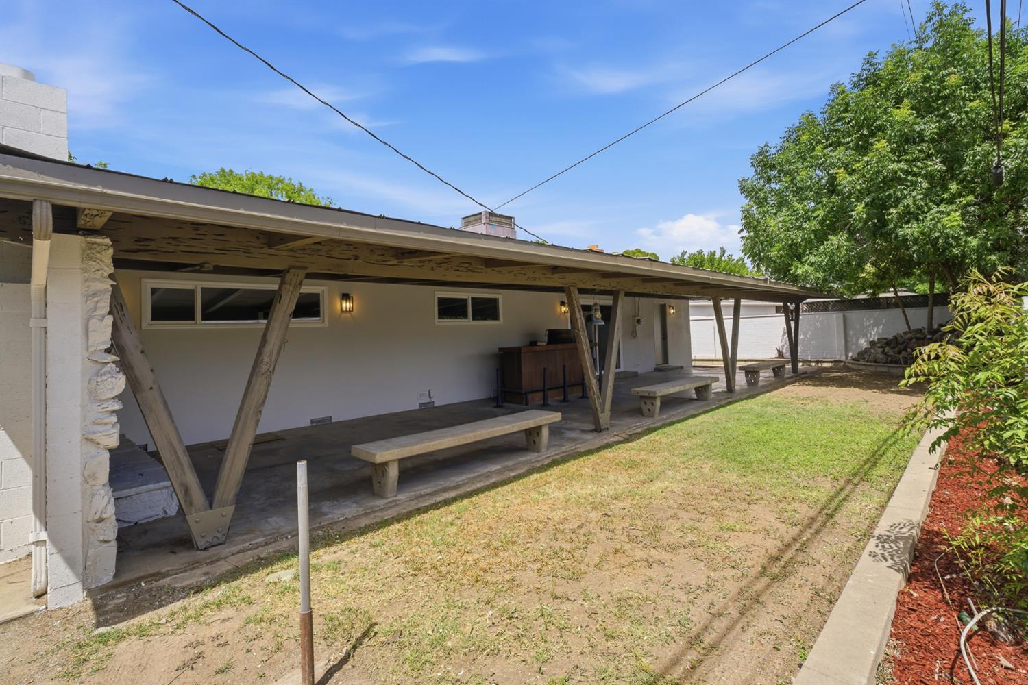 1843 W Cortland Avenue