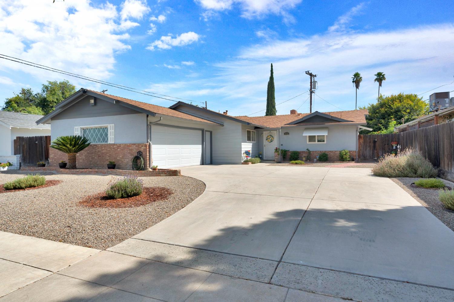 3635 E Bellaire Way