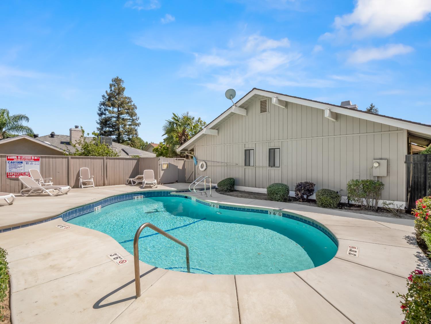 217 E Cole Avenue